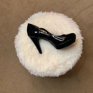 Patent Black Pumps *good condition*